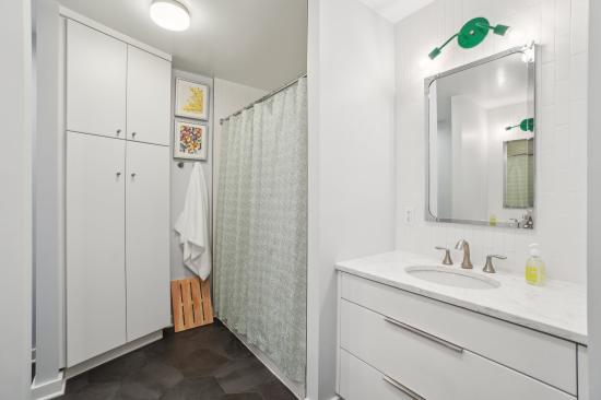 2120 Vermont Ave NW #123  