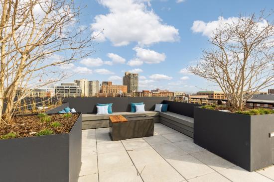 805 N Columbus Residence 413 