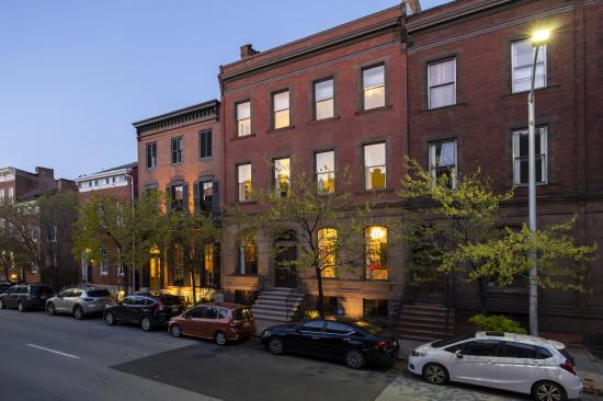 829 Park Ave  