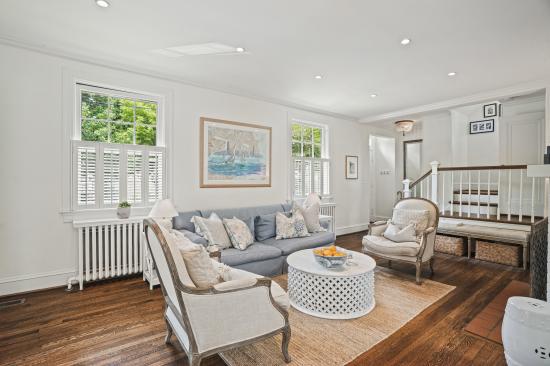 5437 Chevy Chase Pkwy NW  