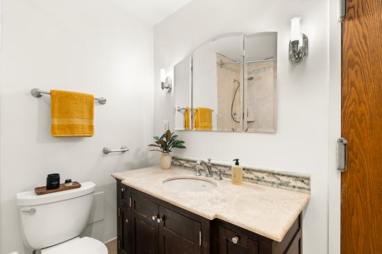 1615 Q St NW #301/303  