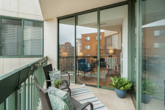 955 26th Street NW Unit 707