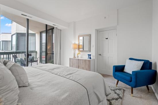 955 26th Street NW Unit 707