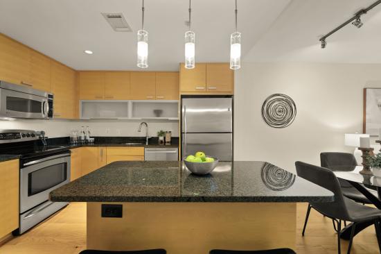 1010 Massachusetts Ave NW, Unit 207  