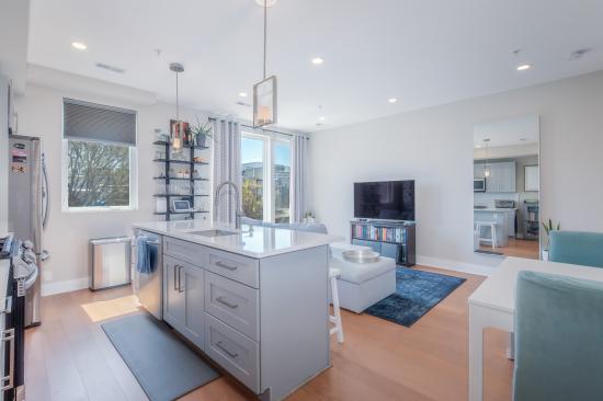 1444 Harvard St NW Unit 302 