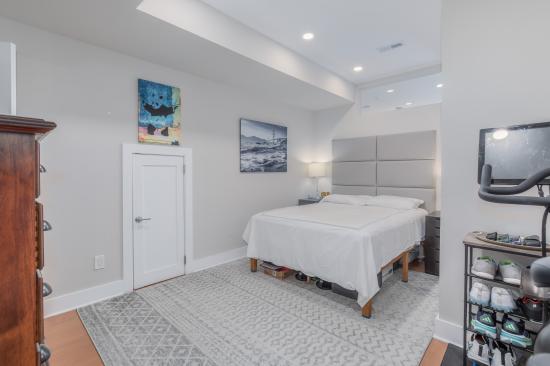 1444 Harvard St NW Unit 302 