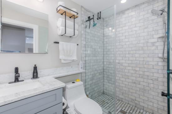 1444 Harvard St NW Unit 302 