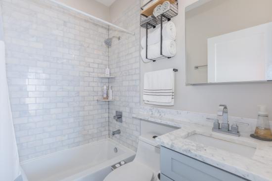 1444 Harvard St NW Unit 302 