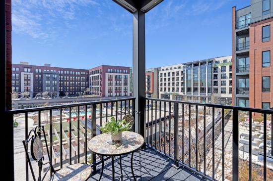 7175 12th St NW #302  