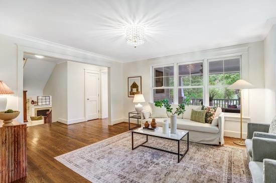 10019 Kensington Parkway  