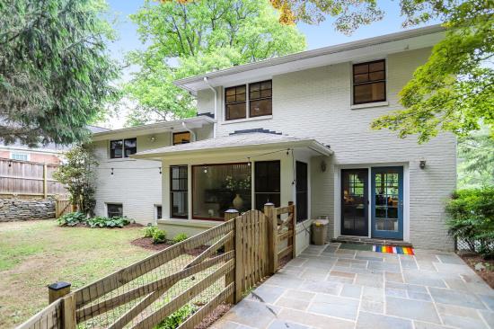 10019 Kensington Parkway  