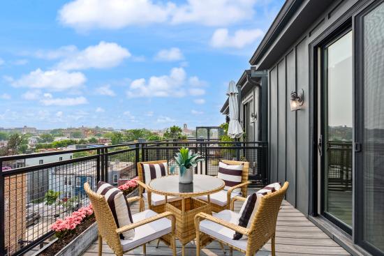774 Girard St NW #6W  