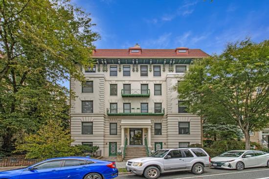2627 Adams Mill Road Unit 406  