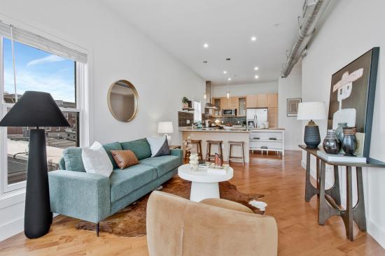 1910 8th Street NW Unit 4  