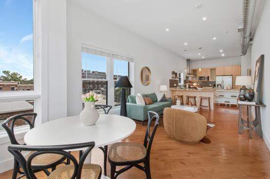 1910 8th Street NW Unit 4  