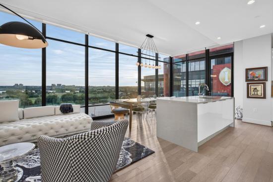 45 Sutton Square SW #PH01 