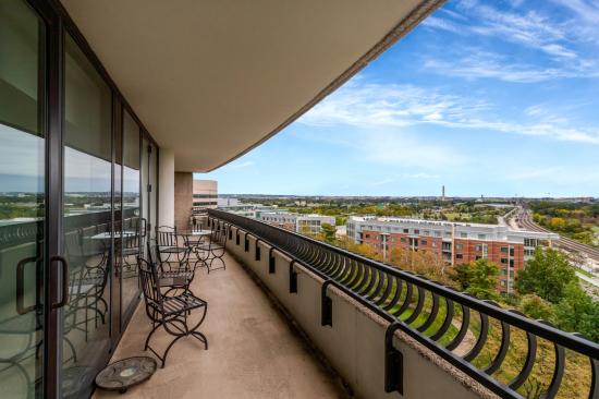1200 Crystal Drive Unit 912 